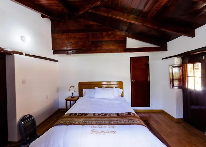 The White House 3*